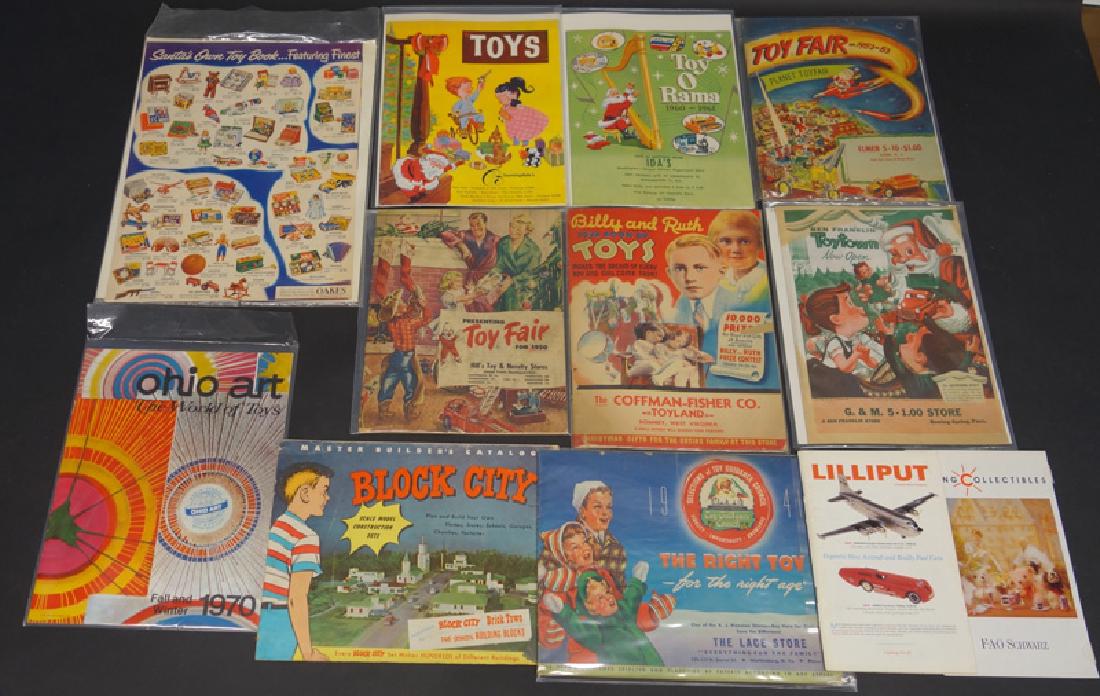 TOY CATALOGS & FLYERS (23+/-) (1 of 1)