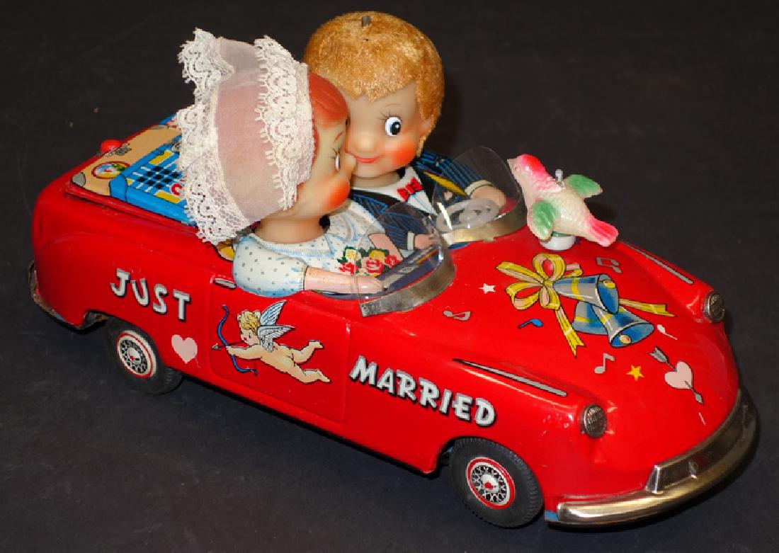 JAPANESE "JUST MARRIED" BATTERY OP (1 of 1)