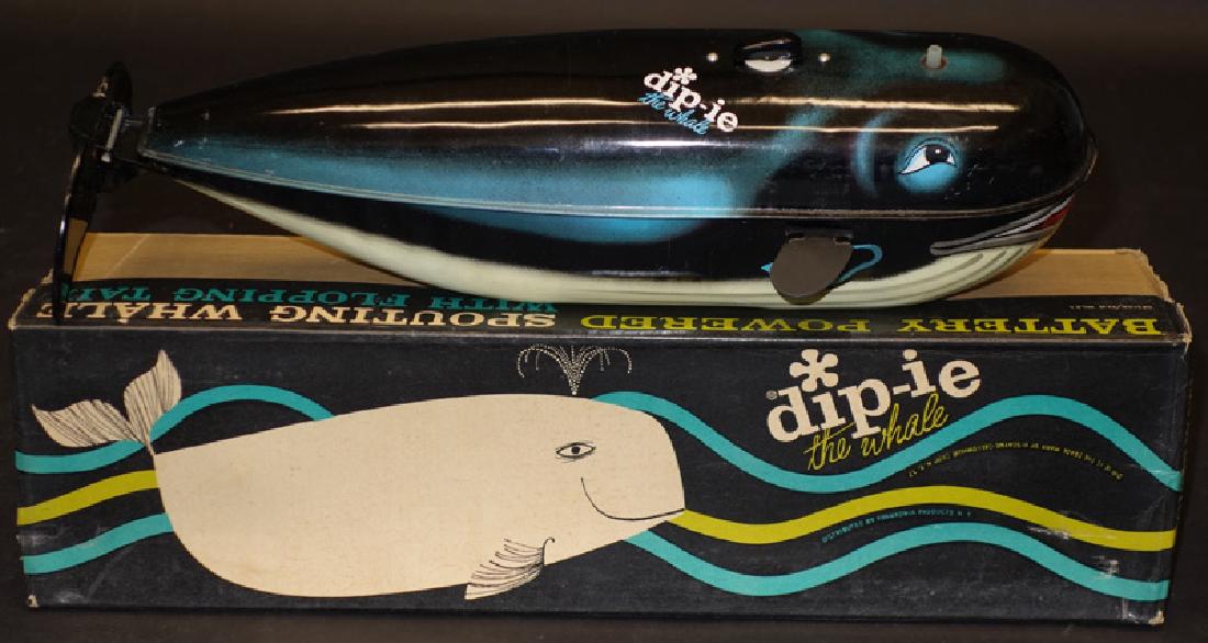 DIP-IE THE WHALE TOY: Japan, tin litho; battery op; not working; original box is G-VG; L-13", VG-EX