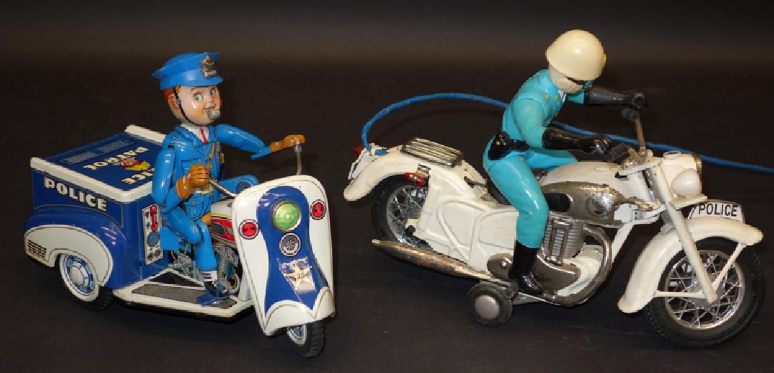 BATTERY OP POLICE MOTORCYCLES (2) (1 of 1)