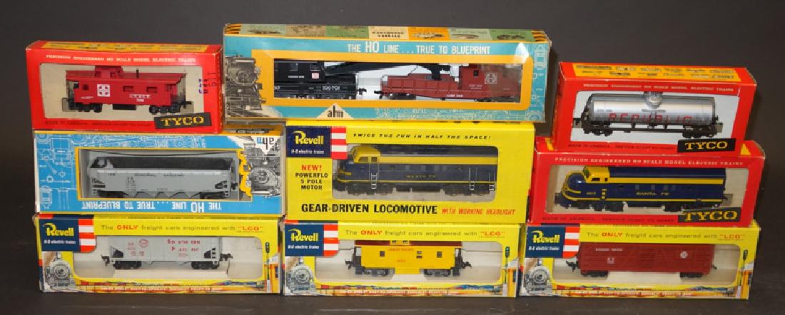 TRAIN CAR LOT - HO SCALE (13) PCS. (1 of 1)