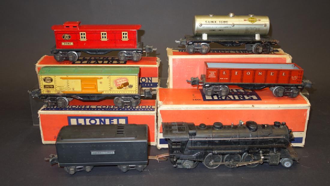 LIONEL TRAIN SET WITH TRANSFORMER (7 PC) (1 of 1)