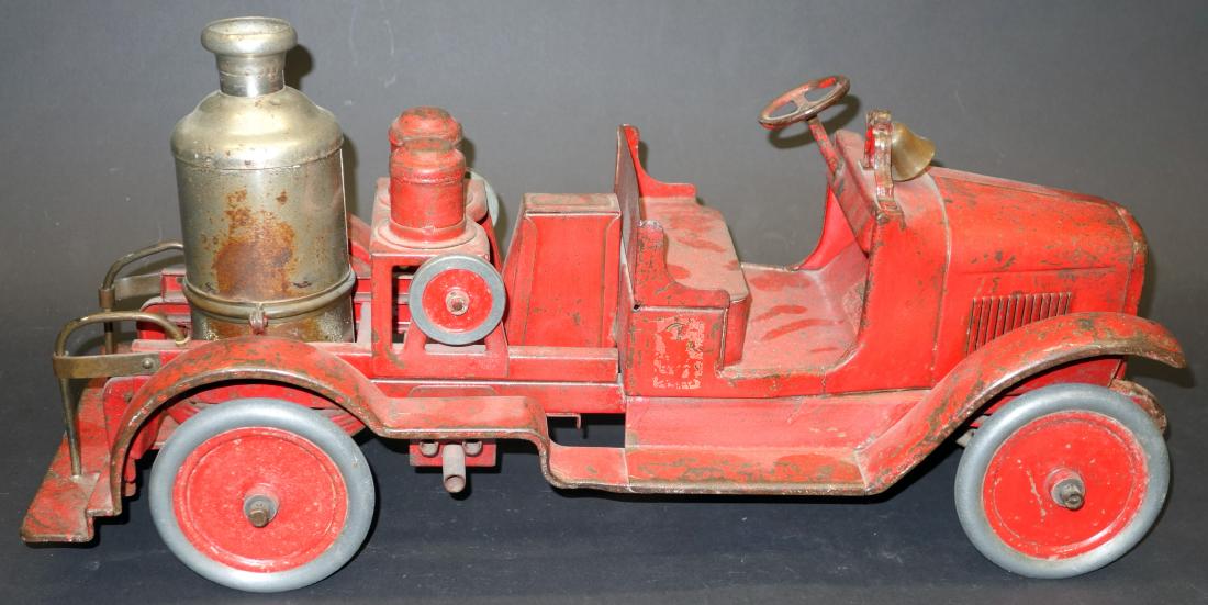 BUDDY L FIRE ENGINE (1 of 9)