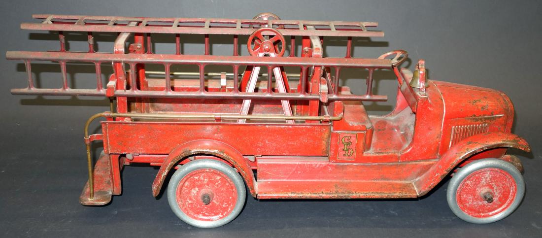 BUDDY L FIRE TRUCK (1 of 8)
