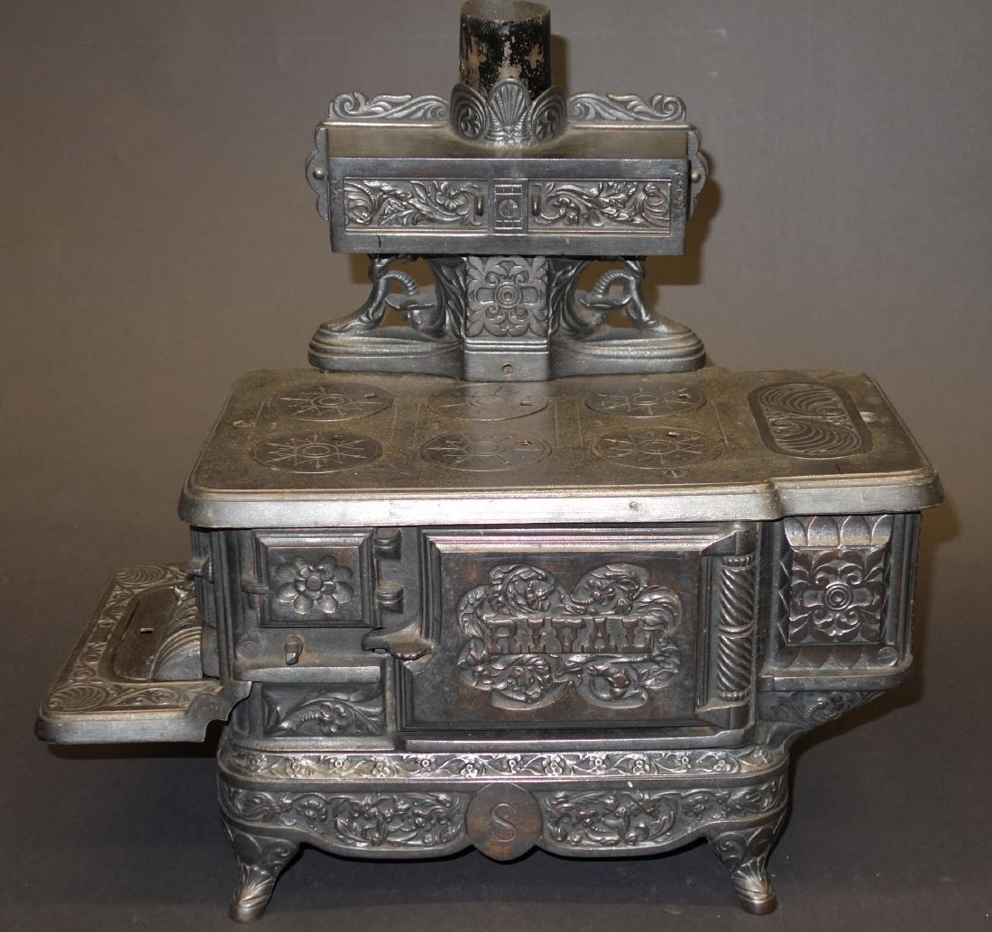 "RIVAL" MINIATURE STOVE (1 of 1)