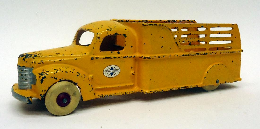 ARCADE STAKE DELIVERY TRUCK (1 of 1)