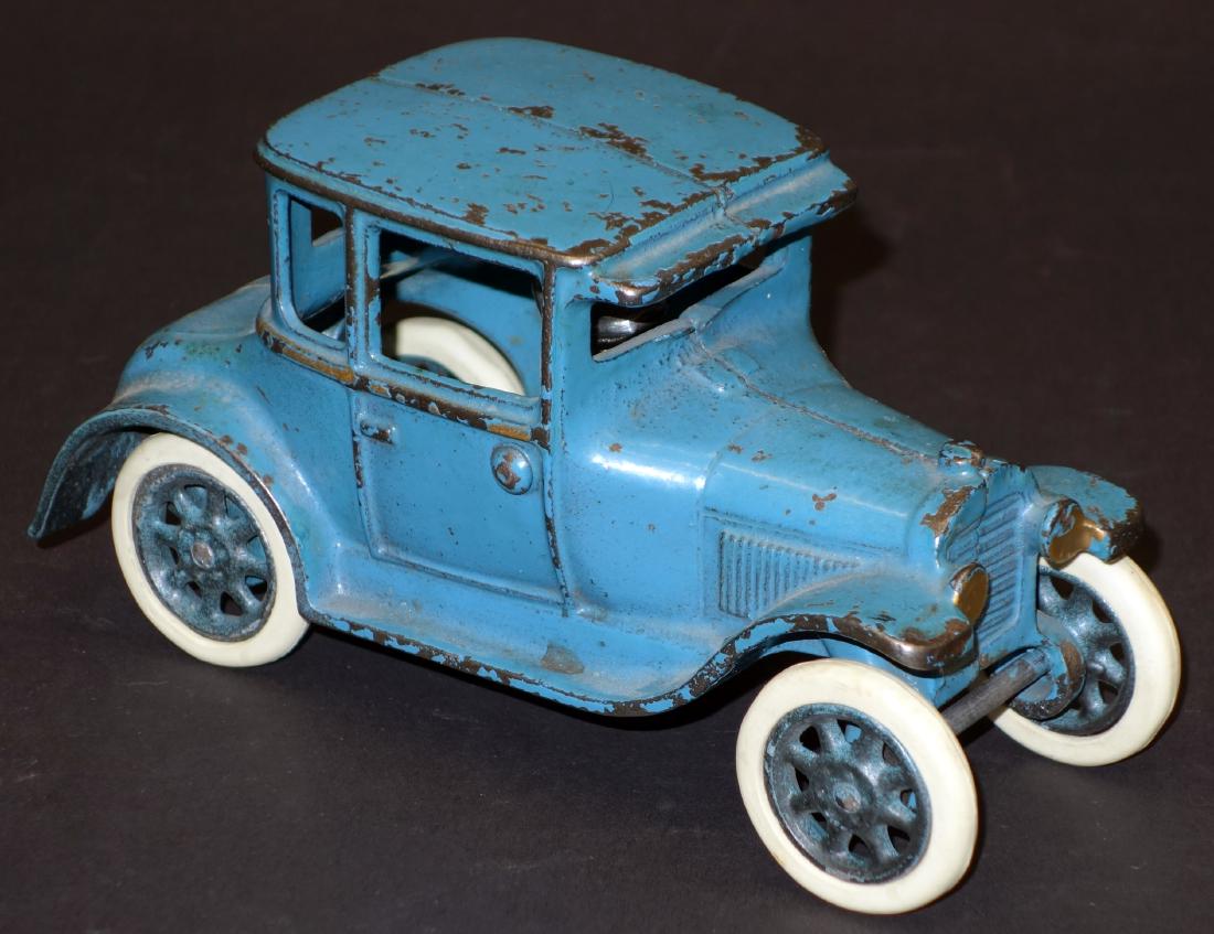 ARCADE COUPE (1 of 1)