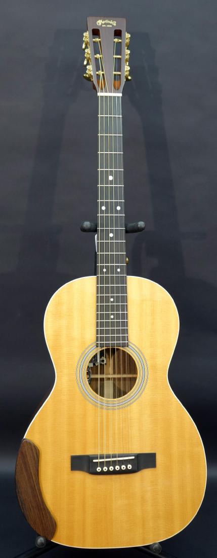 MARTIN CUSTOM GUITAR (1 of 3)