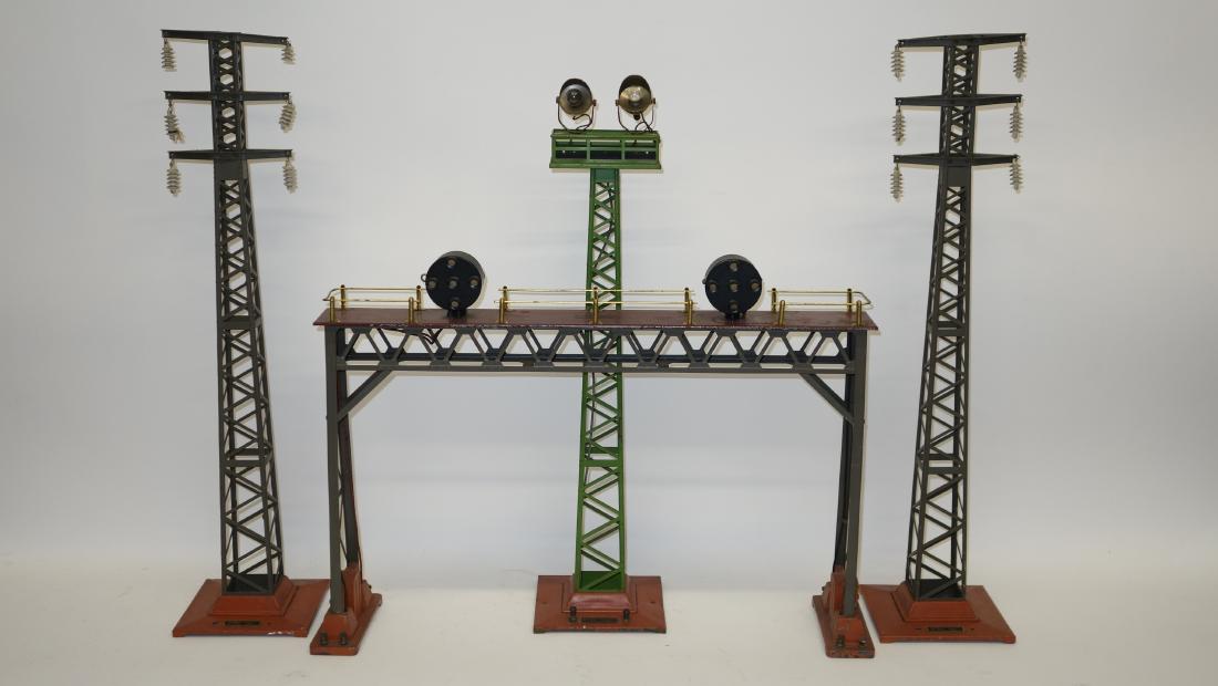 LIONEL TOWERS & LIGHTS (4) (1 of 1)