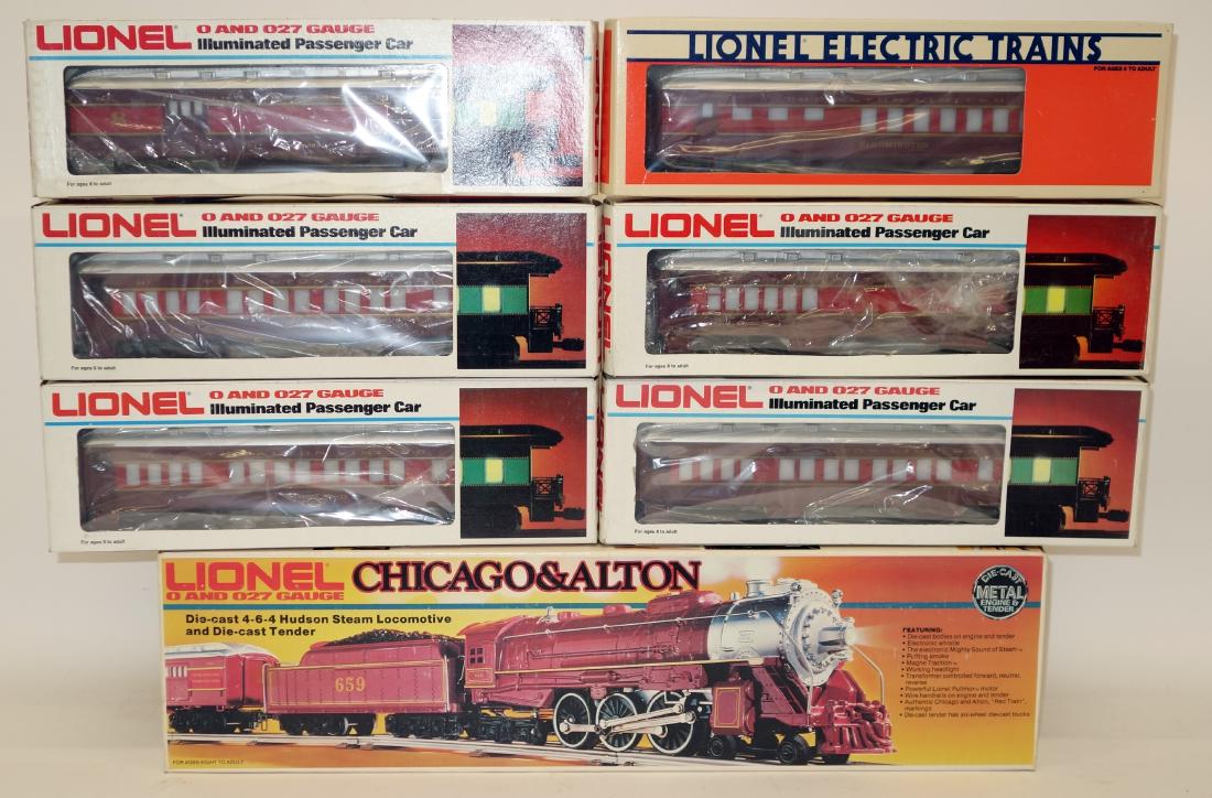 LIONEL "CHICAGO ALTON" TRAIN: O gauge and O27 gauge; diecast Hudson steamer and tender; (6) molded plastic cars, includes: Armstron 9554, Missouri combo 9555, Wilson 9556, Webster 9557, observation 9558, dining 9599; original boxe