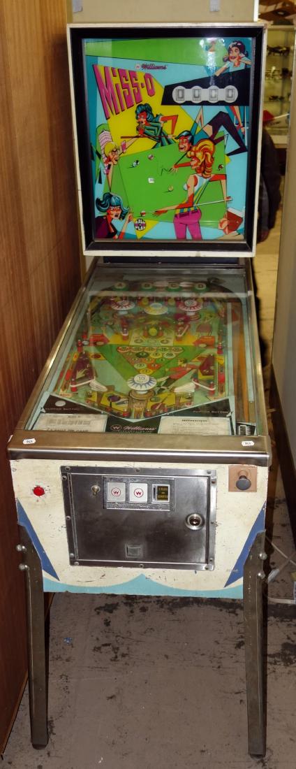 WILLIAMS MISS-O PINBALL GAME: (5) ball; two plays for 25 cents; sides scratched; H-36", L-52", G-VG