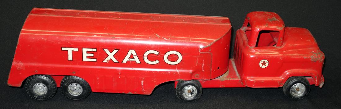 BUDDY L TEXACO TANKER: Painted pressed steel; missing grille; normal wear; L-24", G