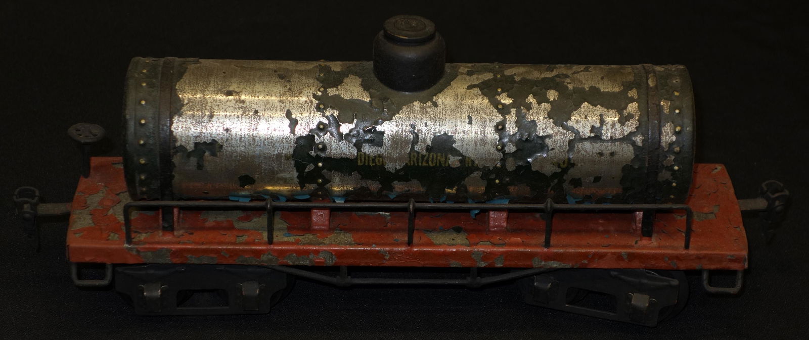 MARKLIN TANK CAR: One gauge, S.D. & A. Ry - 2928; painted tin; flaking; L-11", P-F