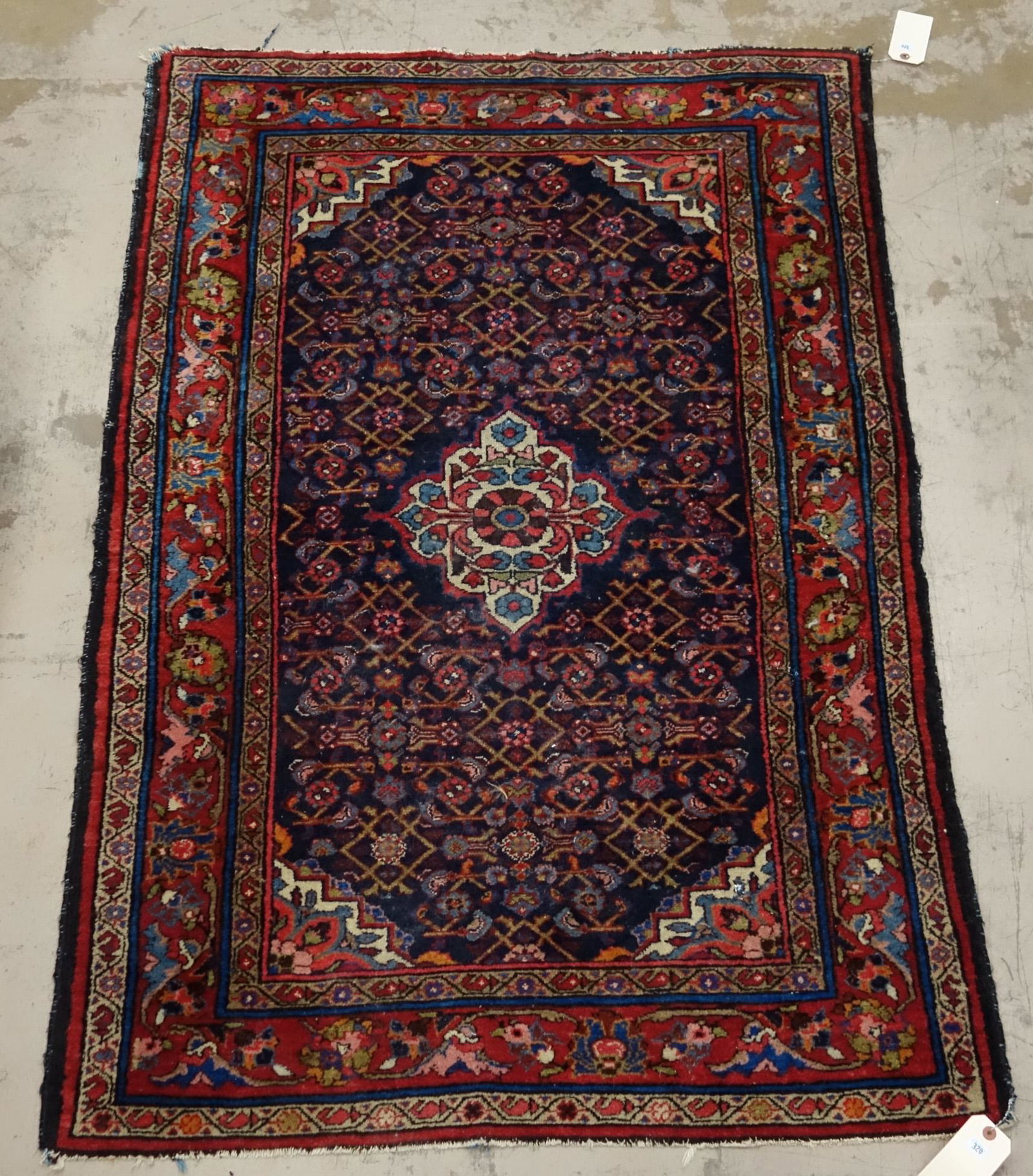 THROW RUG: Fringe loss; 64" x 43", VG