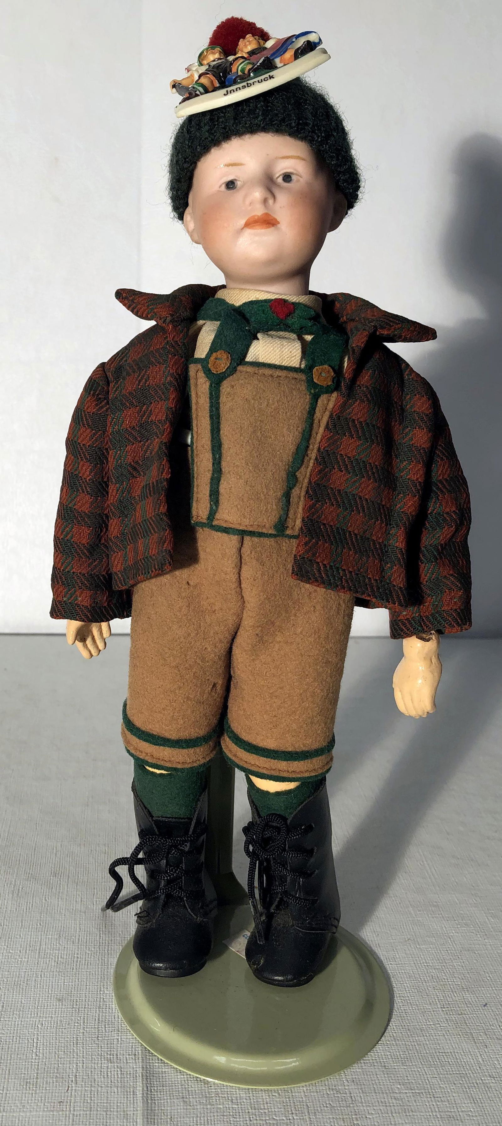 JOINTED BISQUE DOLL (1 of 2)