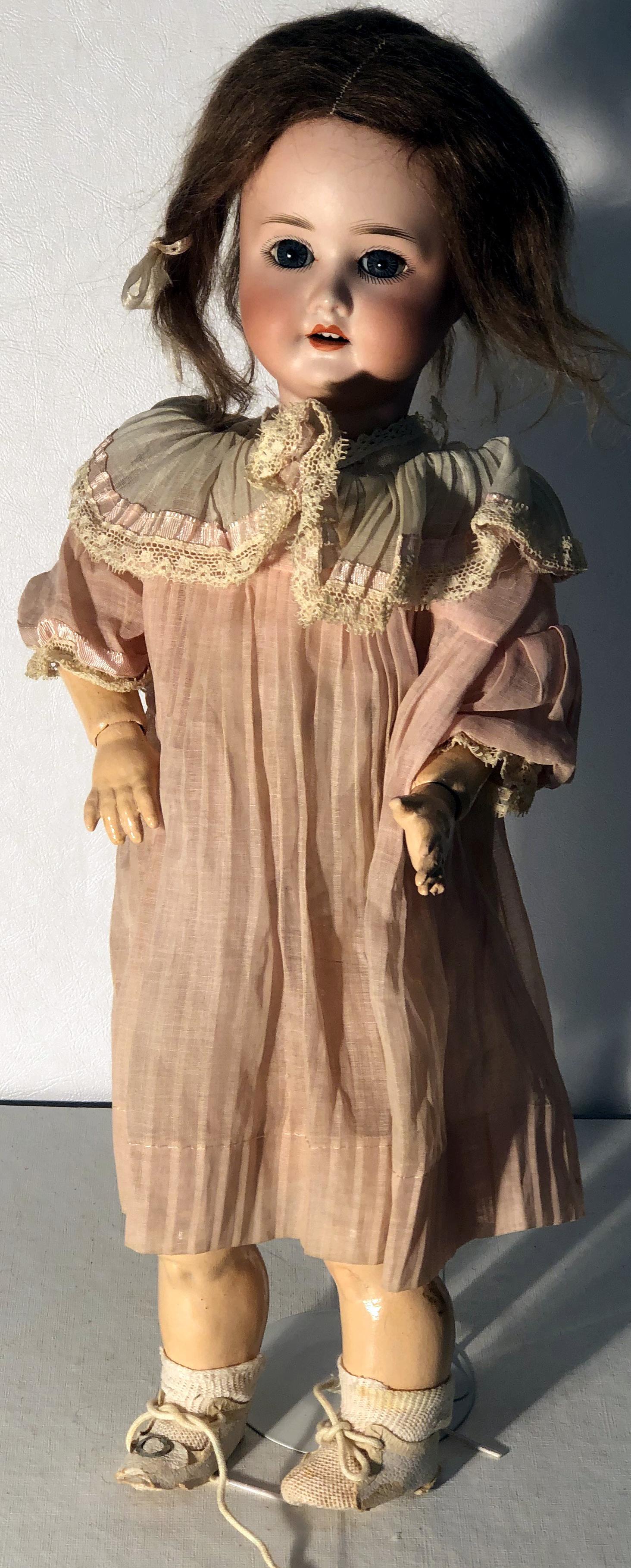 SIMON & HALBIG BISQUE HEAD DOLL (1 of 2)