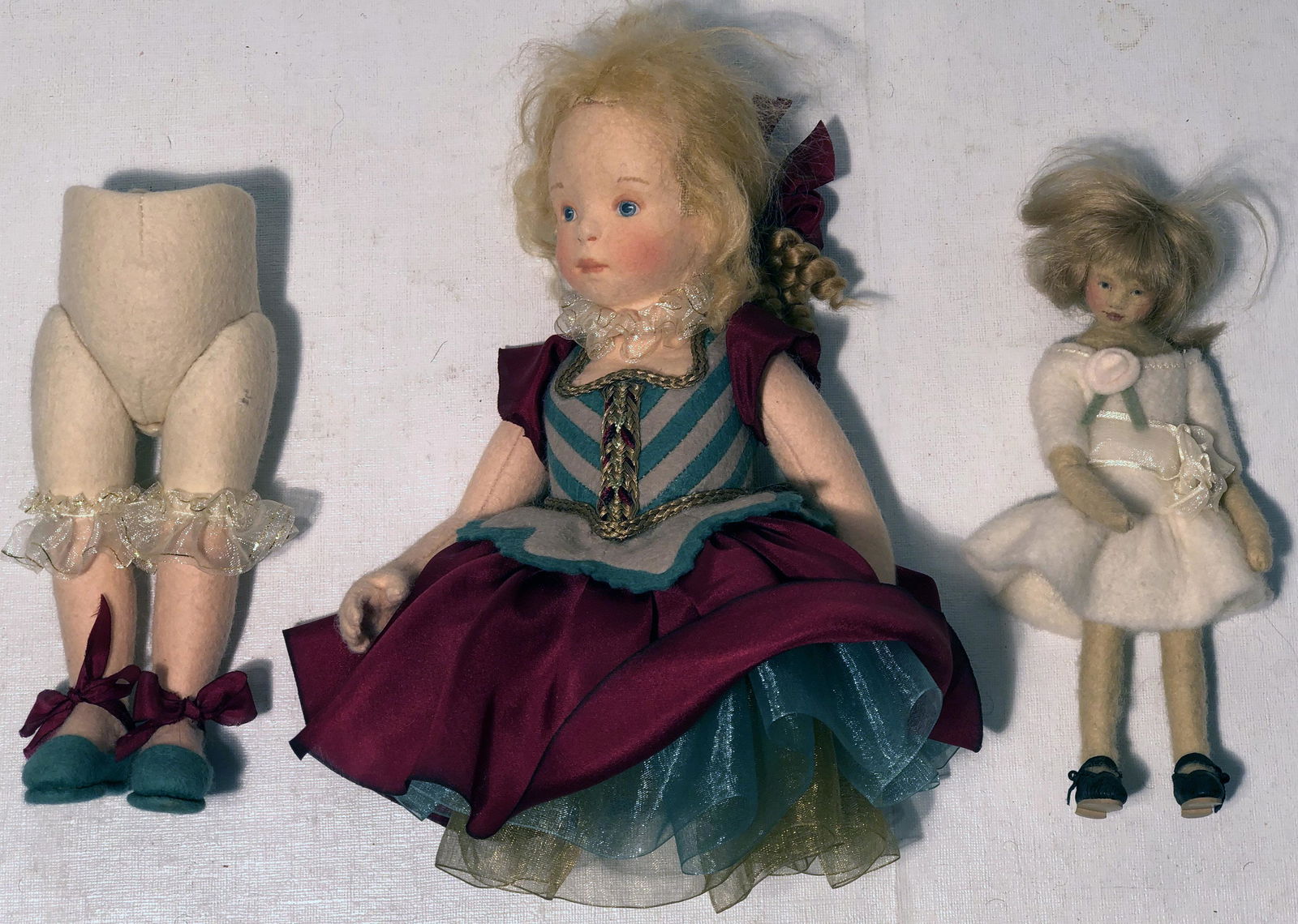 R. JOHN WRIGHT & MAGGIE MADE DOLLS (2) (1 of 3)