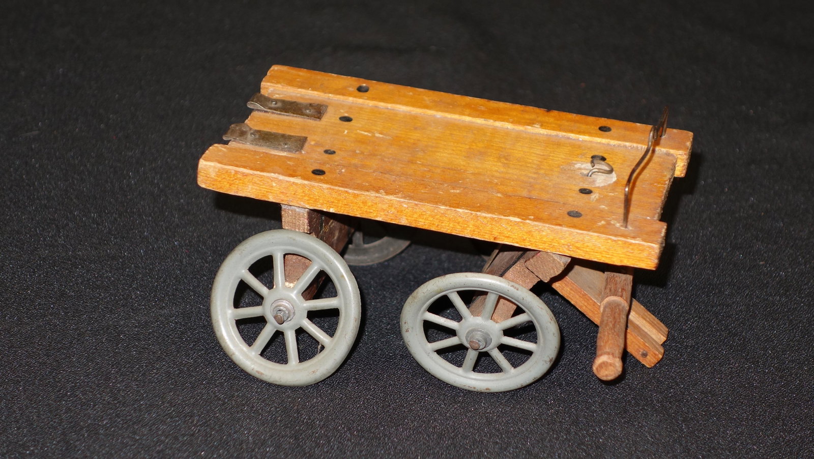 TOY CART: Wood and metal; H-3", F-G