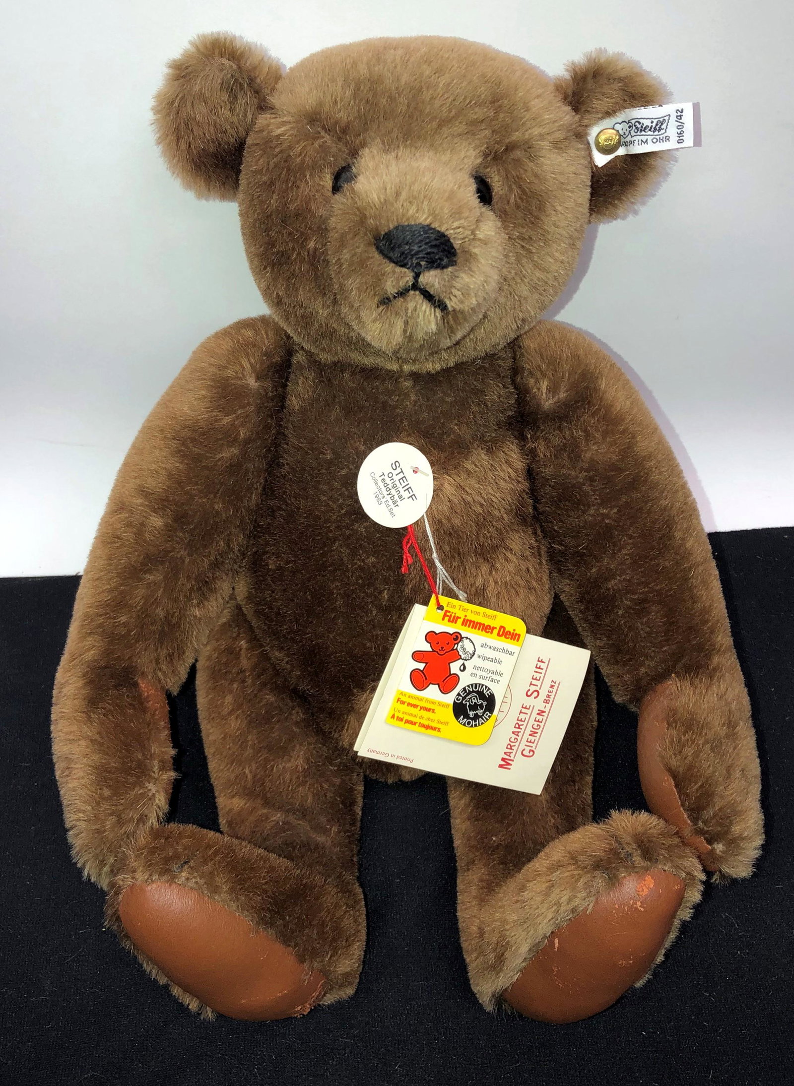 STEIFF BEAR: 1983 Collectors Editon; ear button tag; chest tag; H-15"; VG