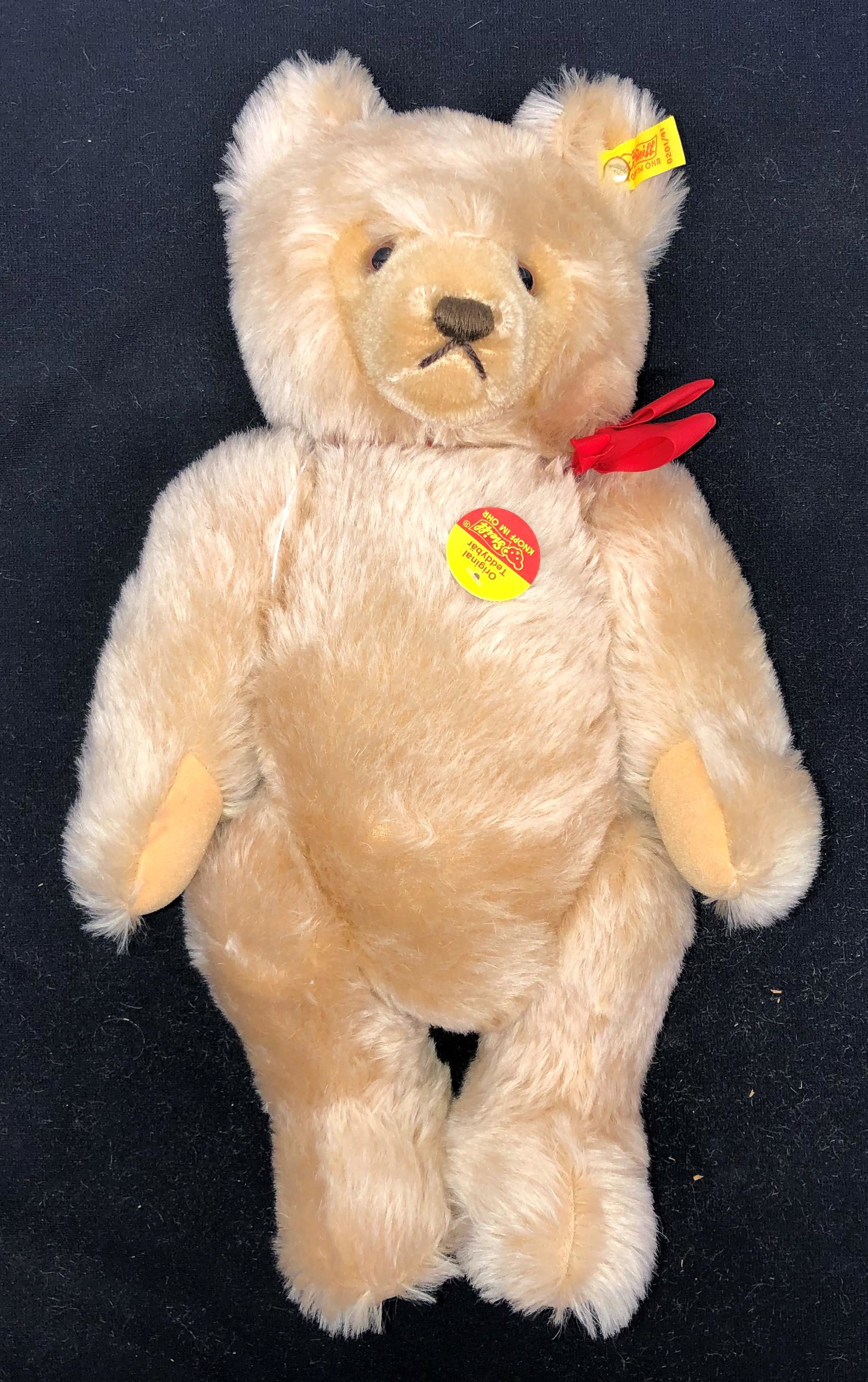 STEIFF BEAR: Ear button tag; chest tag; scuffs on paws; normal wear; H-15"; G-VG