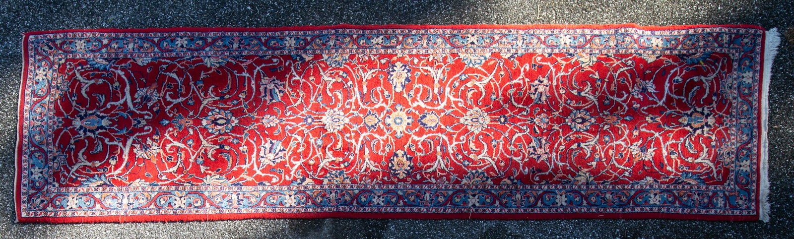 RUNNER: Light spots are sunlight. Normal wear. 128" x 34". G-VG