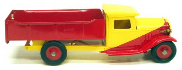 BUDDY L DUMP TRUCK: BUDDY L DUMP TRUCK - Repainted pressed steel truck with battery operated lights; L-20", G