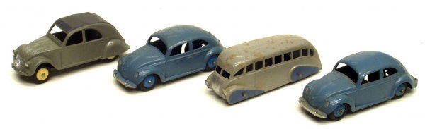 (4) DINKY TOY CARS / BUS: (4) DINKY TOY CARS / BUS - Painted pot metal; Volkswagen, Citroen 2CV and bus; some blemishes; L-3 1/2", G-VG
