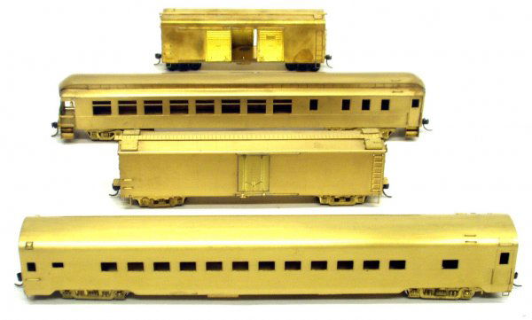 H.O. SCALE BRASS TRAIN CARS: H.O. SCALE BRASS TRAIN CARS - Nickel Plate Products, (1) 40' box car with 4-door - X31b; (1) GN 48 Seats Coach - GN Steel Express Reefer; (1) observation car; original boxes; L-11 1/2", EX-NM