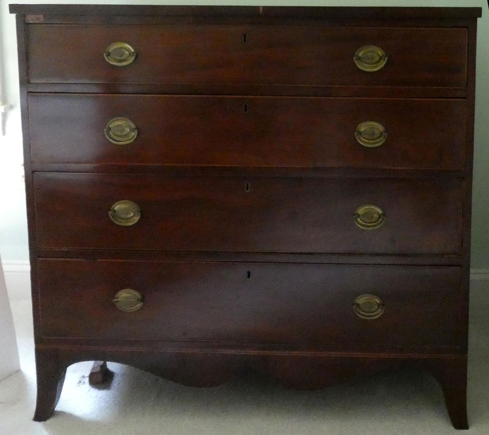 AMERICAN HEPPLEWHITE MAHOGANY CHEST OF DRAWERS (1 of 5)