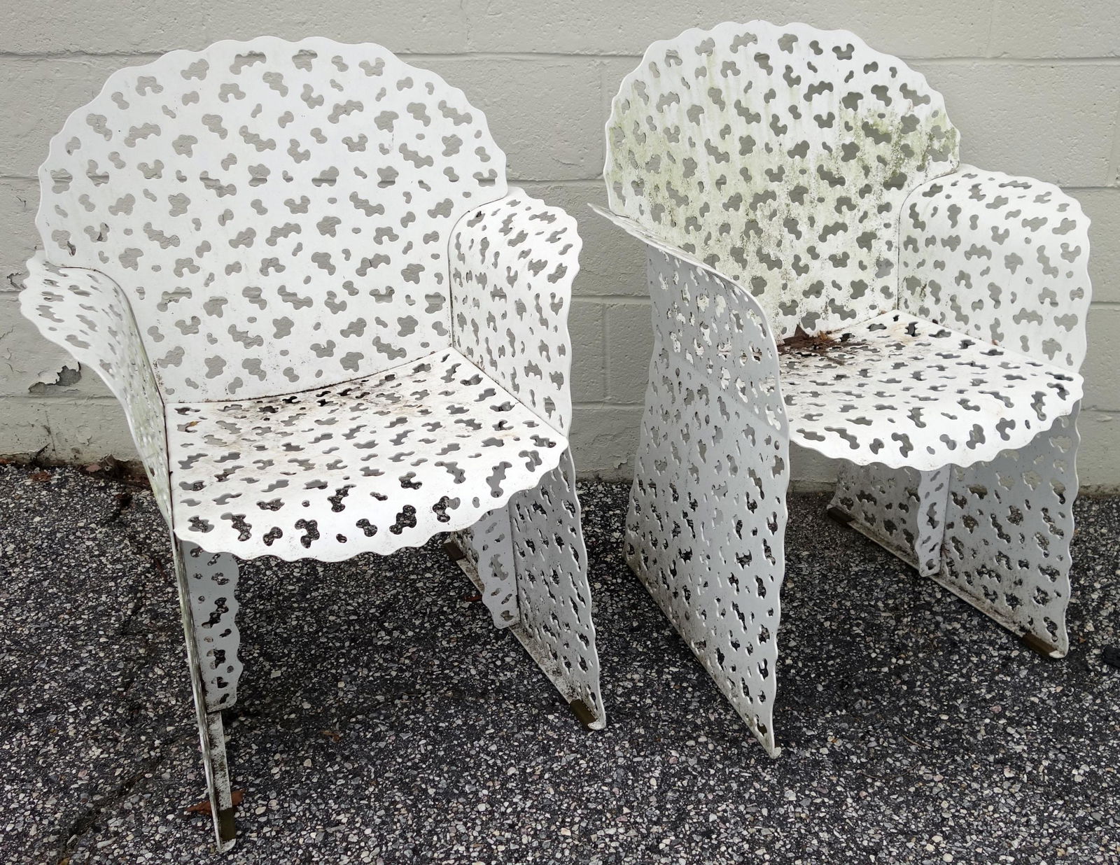 PATIO FURNITURE (11) PIECES (1 of 3)