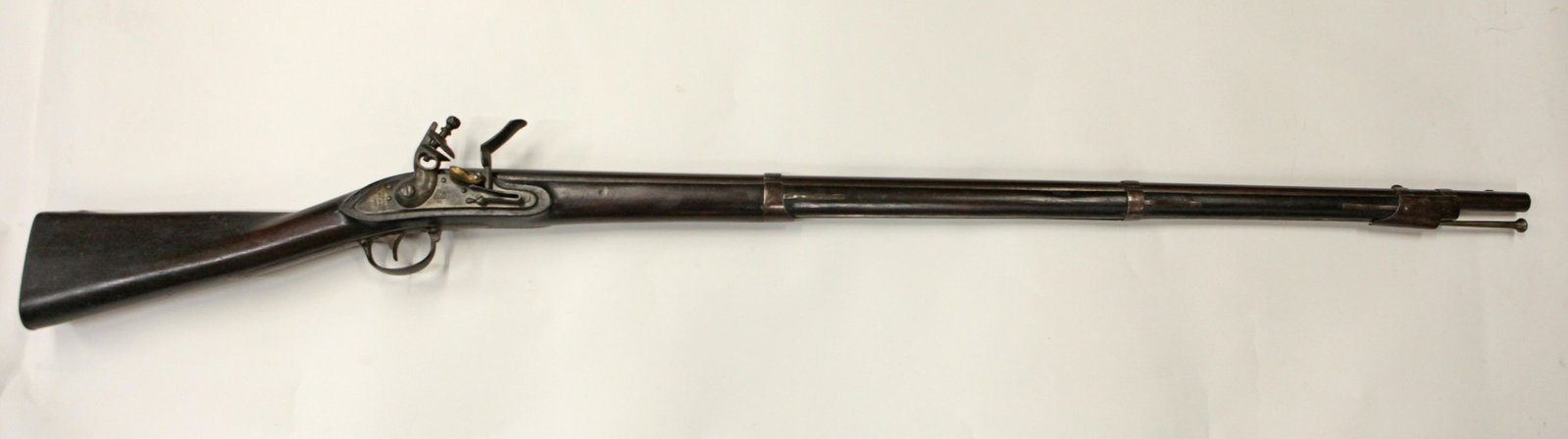 HARPERS FERRY US M1822 TYPE III DATED 1837: 42" barrel, .69 caliber, some rust in bore (light), no rifling, flintlock, nice stock, little check behind lock plate