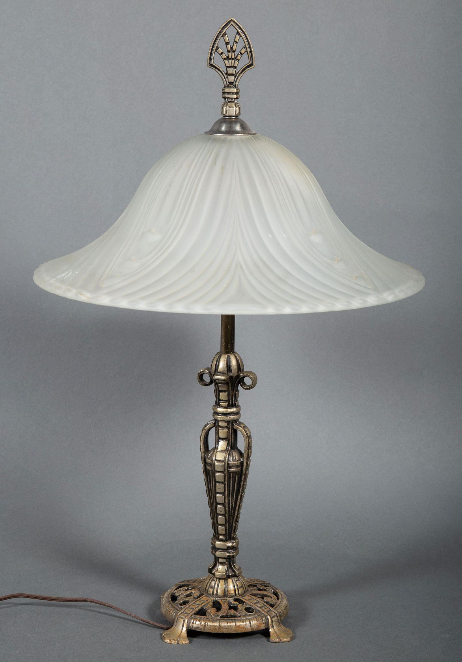 1930's Art Deco Table Lamp w Frosted Glass Shade (1 of 8)
