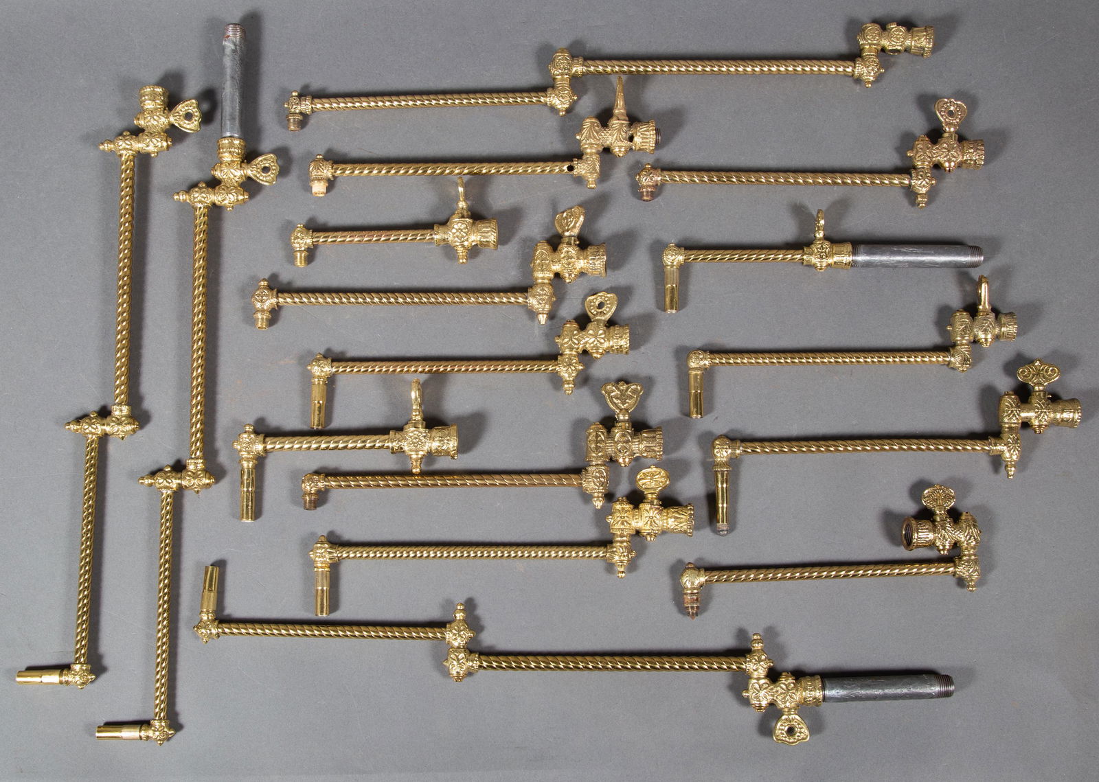 16 Near Matching Polished Brass Victorian Gas Sconce Arms (1 of 6)