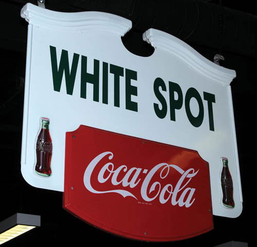 1948-1951 Coca-Cola large outdoor porcelain sign: 1948-1951 large outdoor porcelain sign two sides hanging sign. In unbelievable condition with porcelain bottles on both sides. A beauty