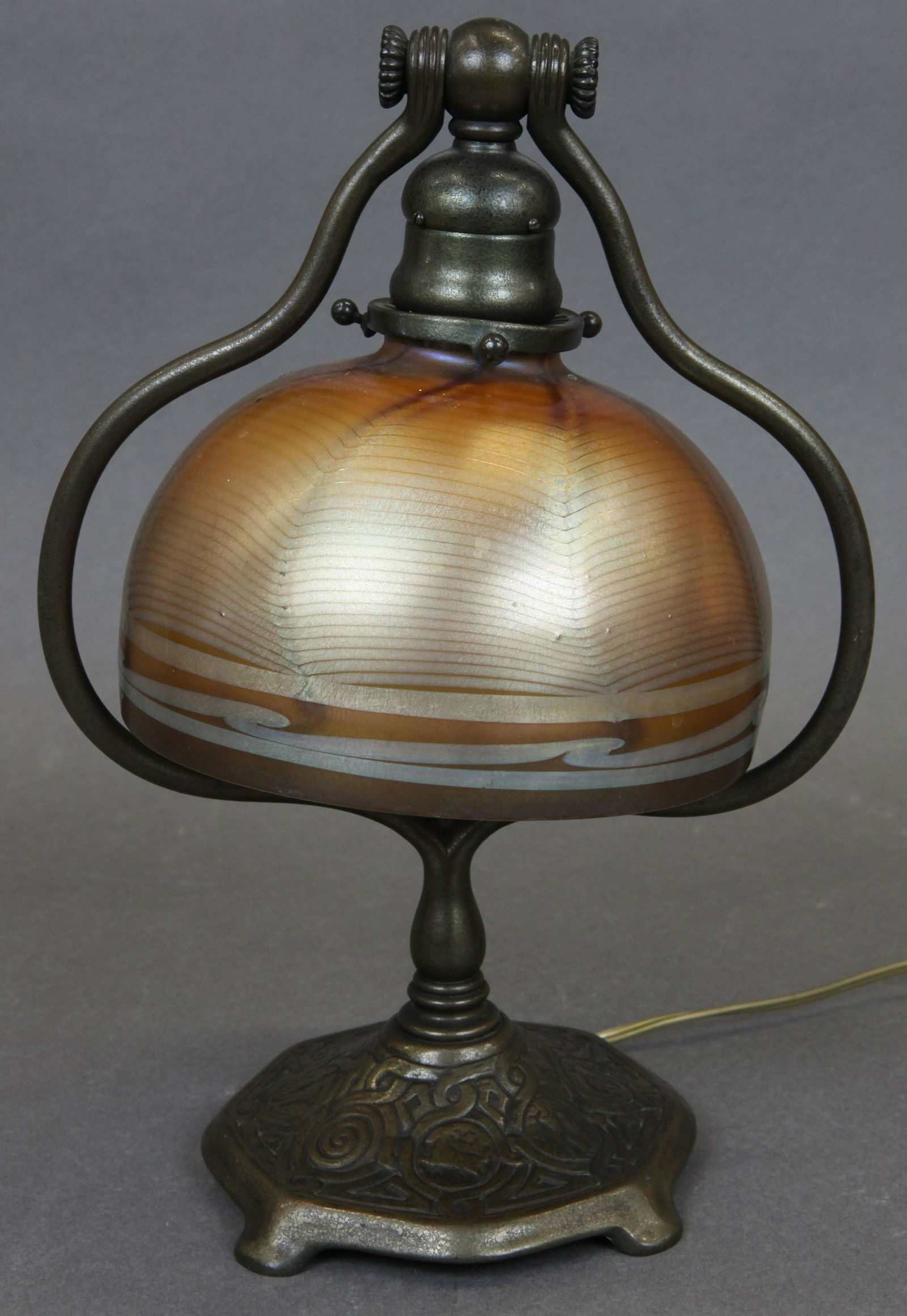 TIFFANY DESK LAMP (1 of 12)
