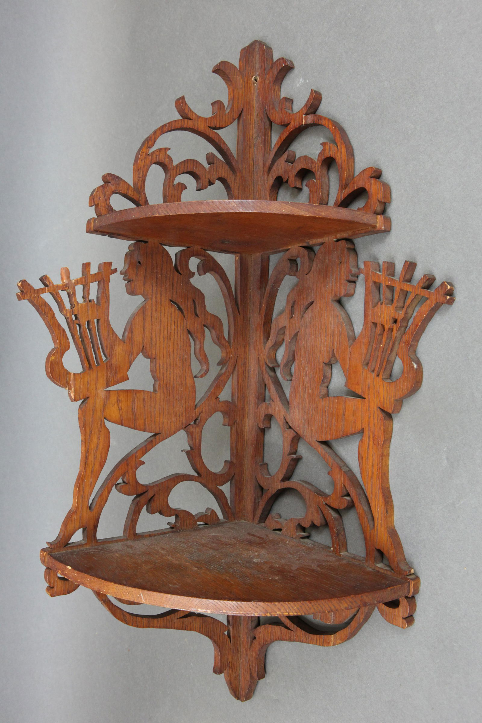 VICTORIAN SCROLL CUT SHELF (1 of 1)