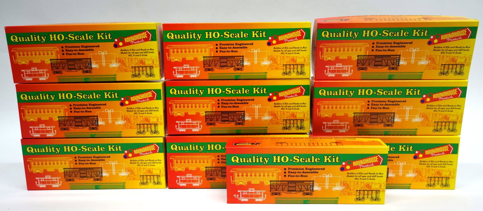 ROUND HOUSE HO SCALE KIT CARS (10): Includes: box cars, reefers, caboose, hopper, baggage car, etc., Original boxes, L-8", G-VG