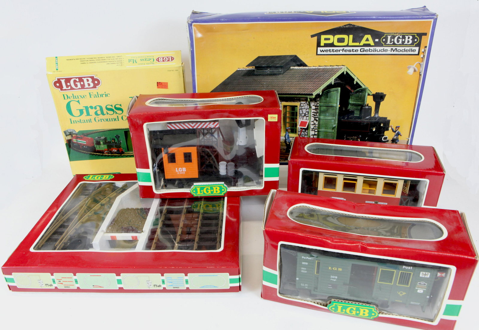 (6) LGB CARS AND TRAIN ACCESSORIES: (1) 3019 postal car; (1) 3016 buffet car; (1) 4049 work/search light car; (1) 20901 track; (1) 910 locomotive shed; (1) grass mat; normal wear; VG-EX
