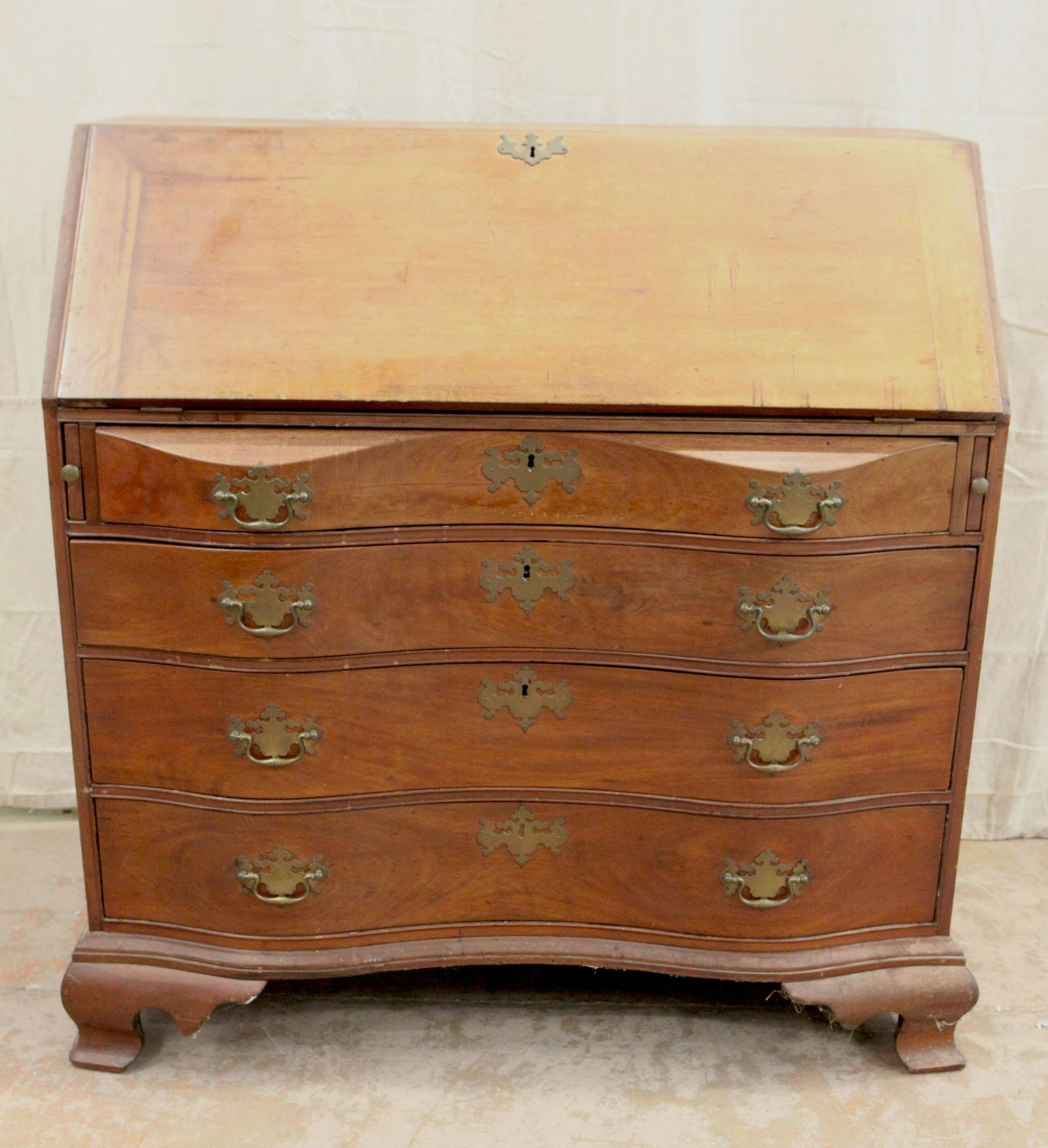 CHIPPENDALE DESK (1 of 6)