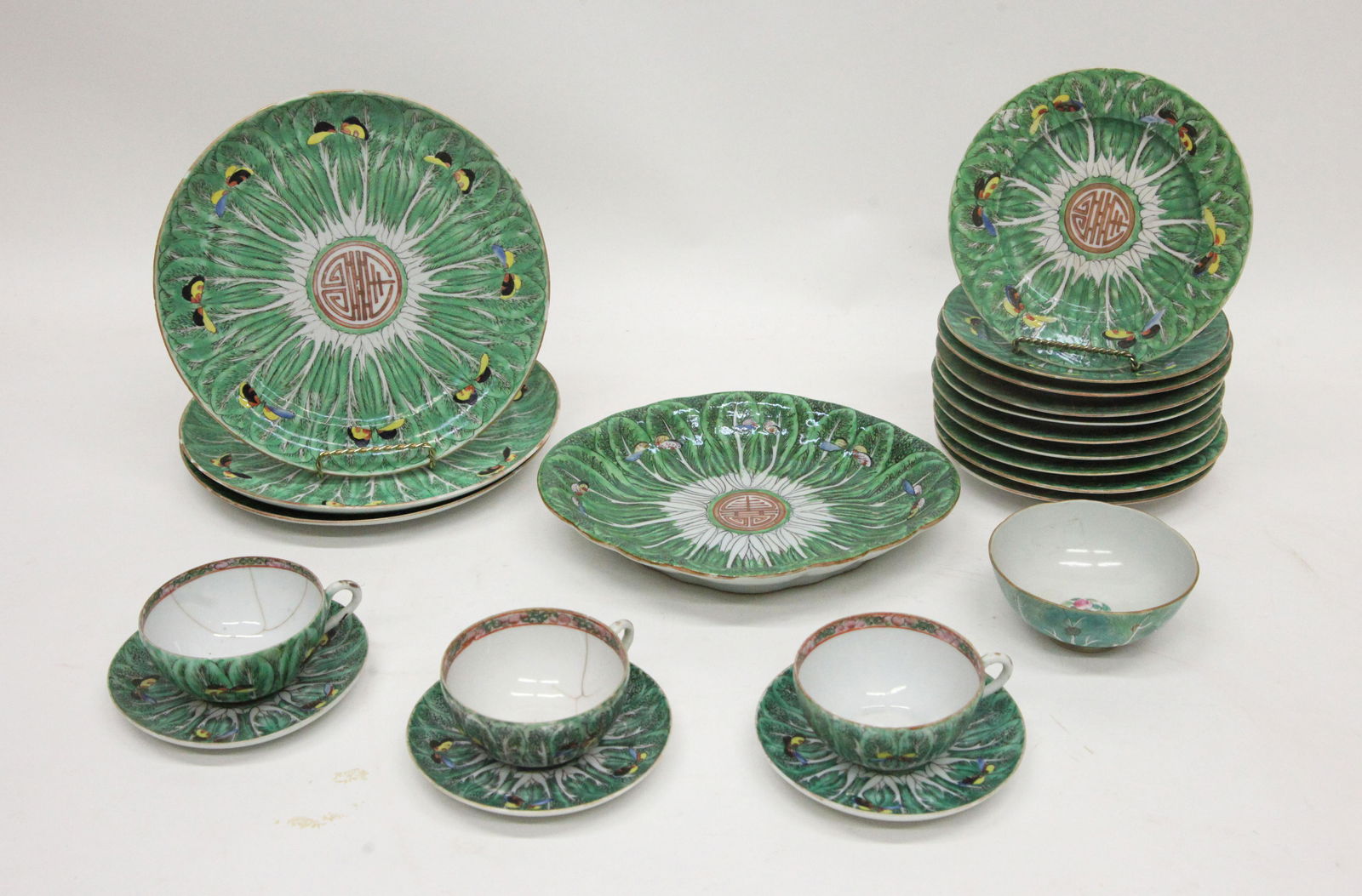 CABBAGE LEAF PORCELAIN (1 of 3)