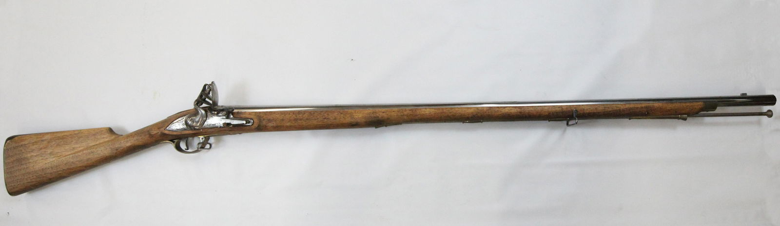 FLINT LOCK MUSKET (1 of 6)