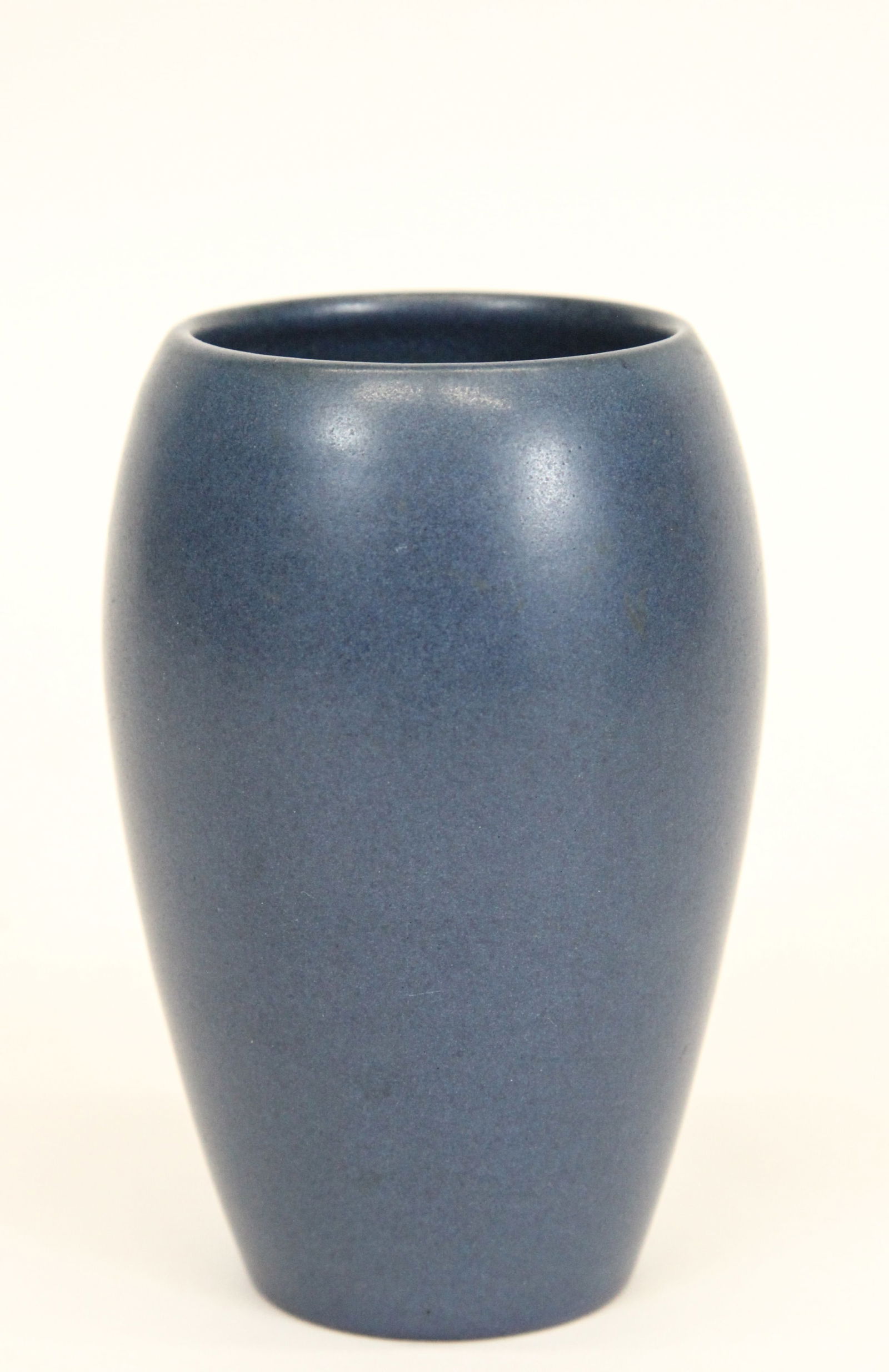MARBLEHEAD POTTERY VASE (1 of 5)