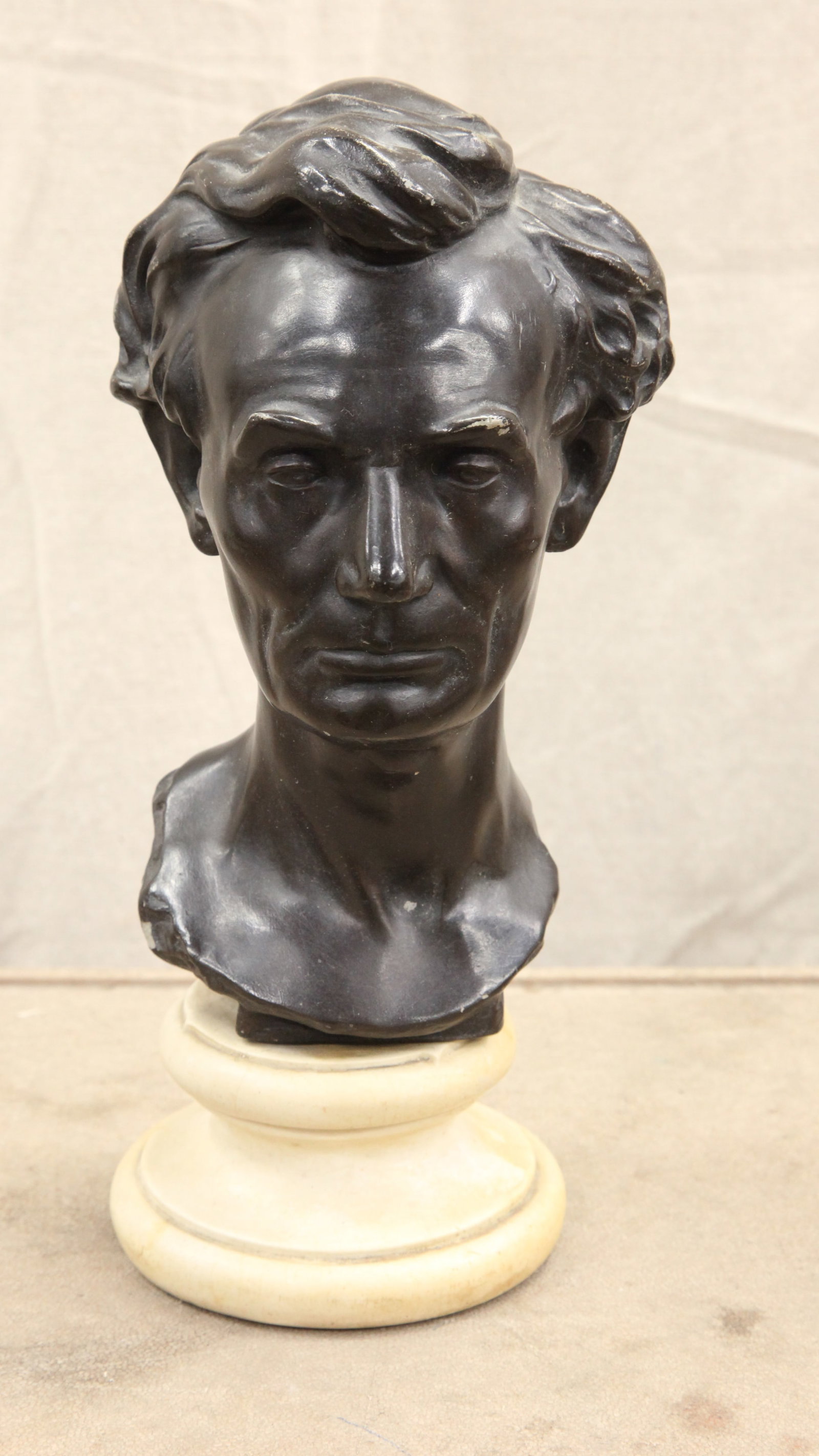 ABRAHAM LINCOLN BUST (1 of 5)