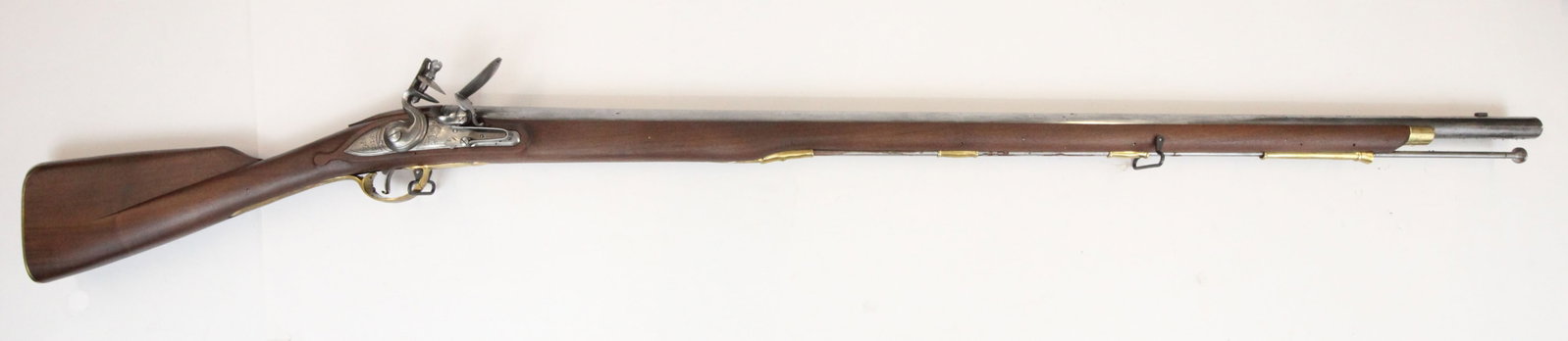 BROWN-BESS FLINTLOCK REPRO: .75 caliber, David Pedersol, 41" barrel, new in box, with bayonet,