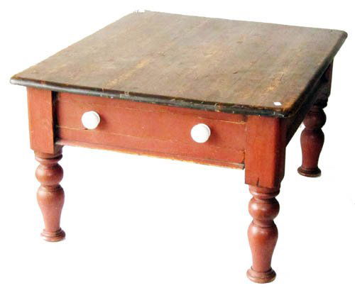 COUNTRY STYLE PINE COFFEE TABLE: wear and varnish loss; 23" x 40"; F-G