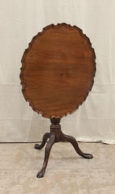 ANTIQUE TILT TOP TABLE