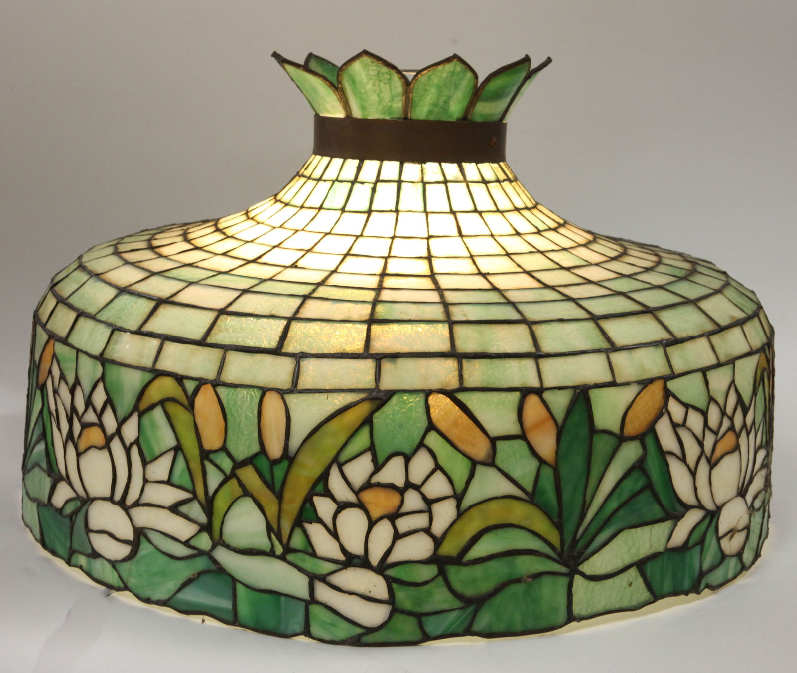 LEADED GLASS HANGING LIGHT (1 of 13)