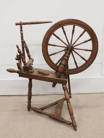 ANTIQUE SPINNING WHEEL