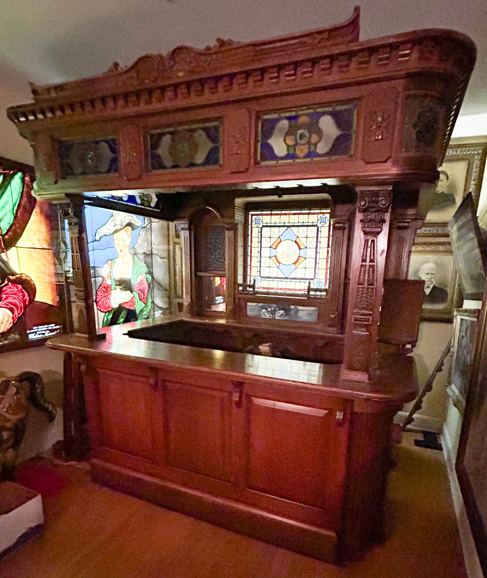 OAK VICTORIAN STYLE BAR (1 of 5)