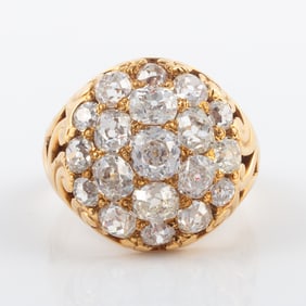 LADIES' DIAMOND CLUSTER RING